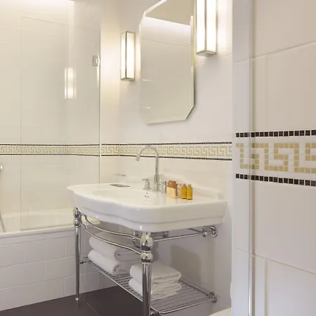 Le Tsuba Hotel 4*